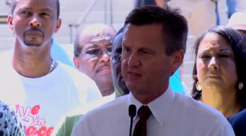 !!!!!BN2015-6-23Anti-CofederateFlagProtesters1