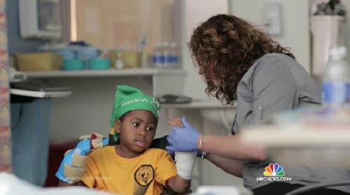 !!!!!Boy8GetsDoubleHandTransplant1