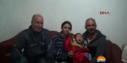 !!!!!BN2015-10-28RefugeeBabyRescued1